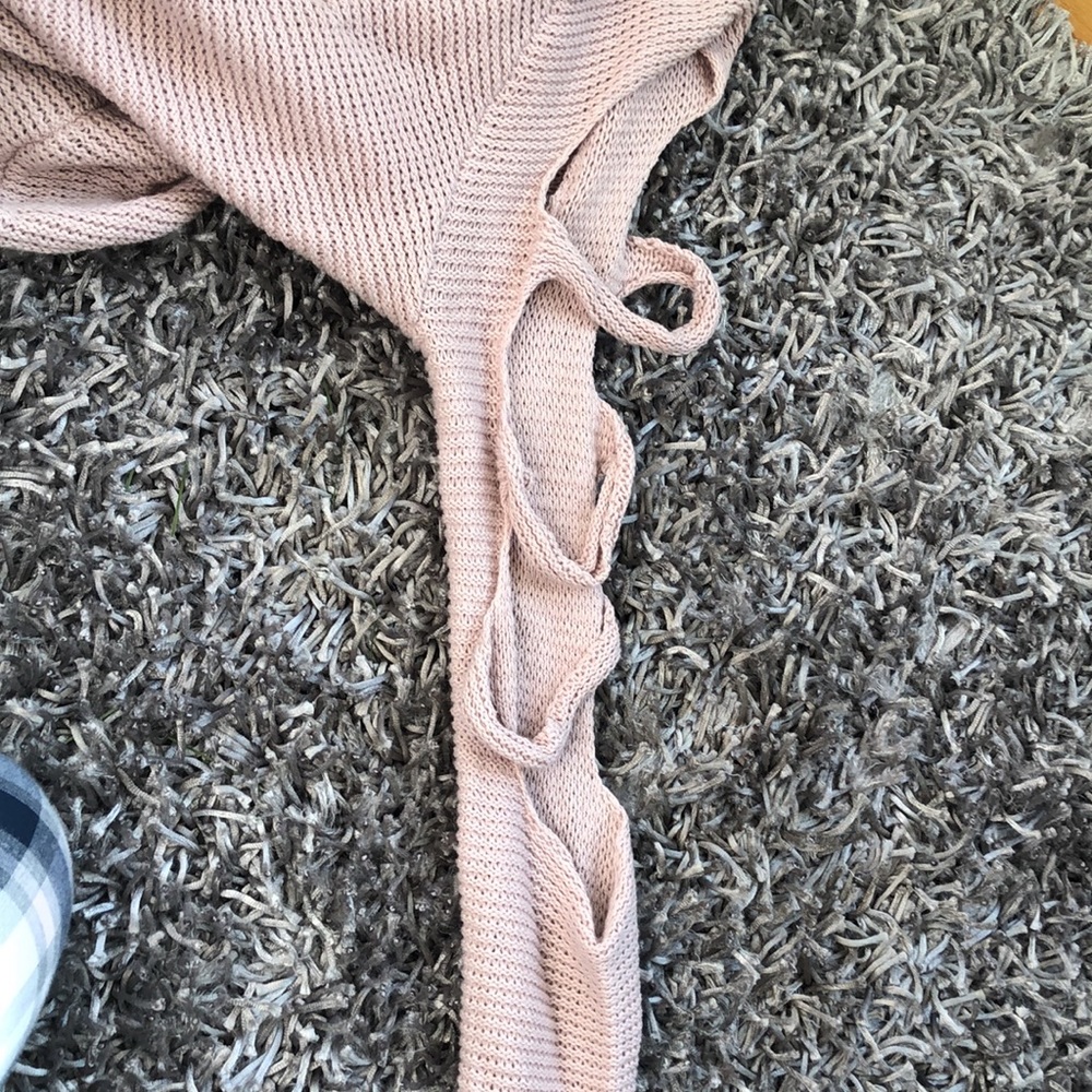 Express dusty pink sweater w/ cutout arms - Picture 8 of 9